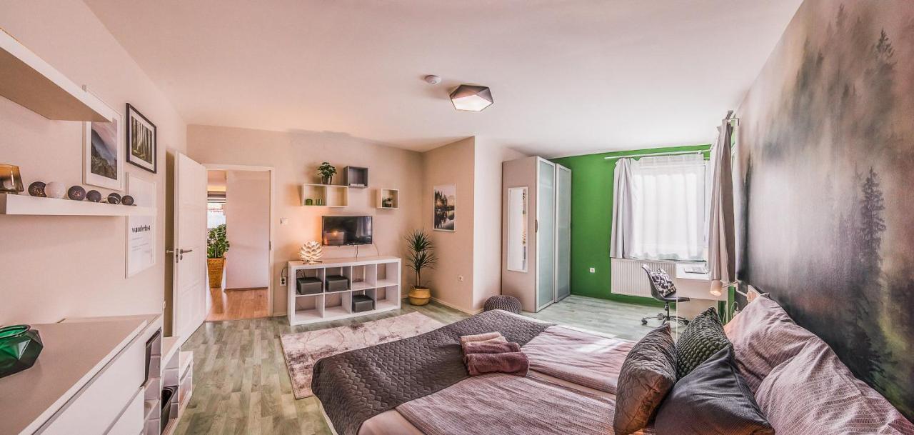 Riverside Apartman**** Miskolc Luaran gambar
